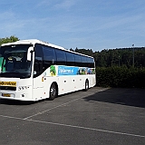 028 - Aangekomen bij de grotten dus iedereen de bus uit